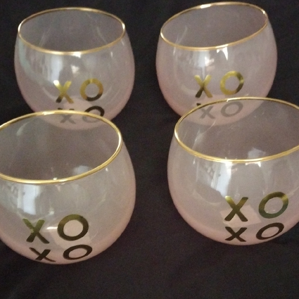 Gold and Pink XO Glasses Set
